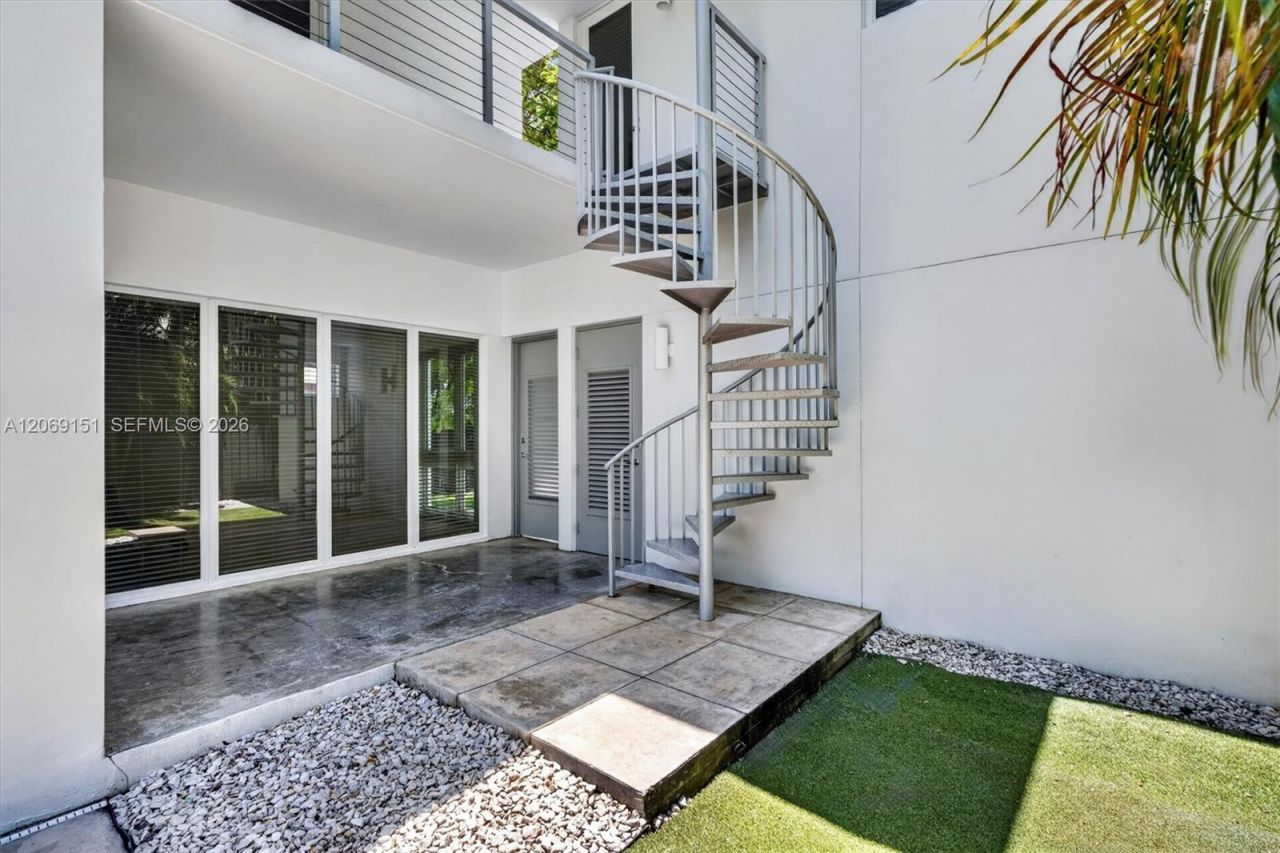 745 SW 22nd Rd, Miami, FL 33129 Photo