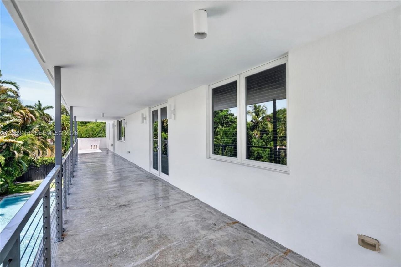 745 SW 22nd Rd, Miami, FL 33129 Photo