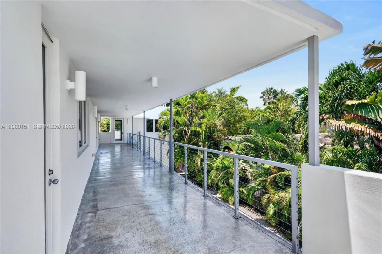 745 SW 22nd Rd, Miami, FL 33129 Photo