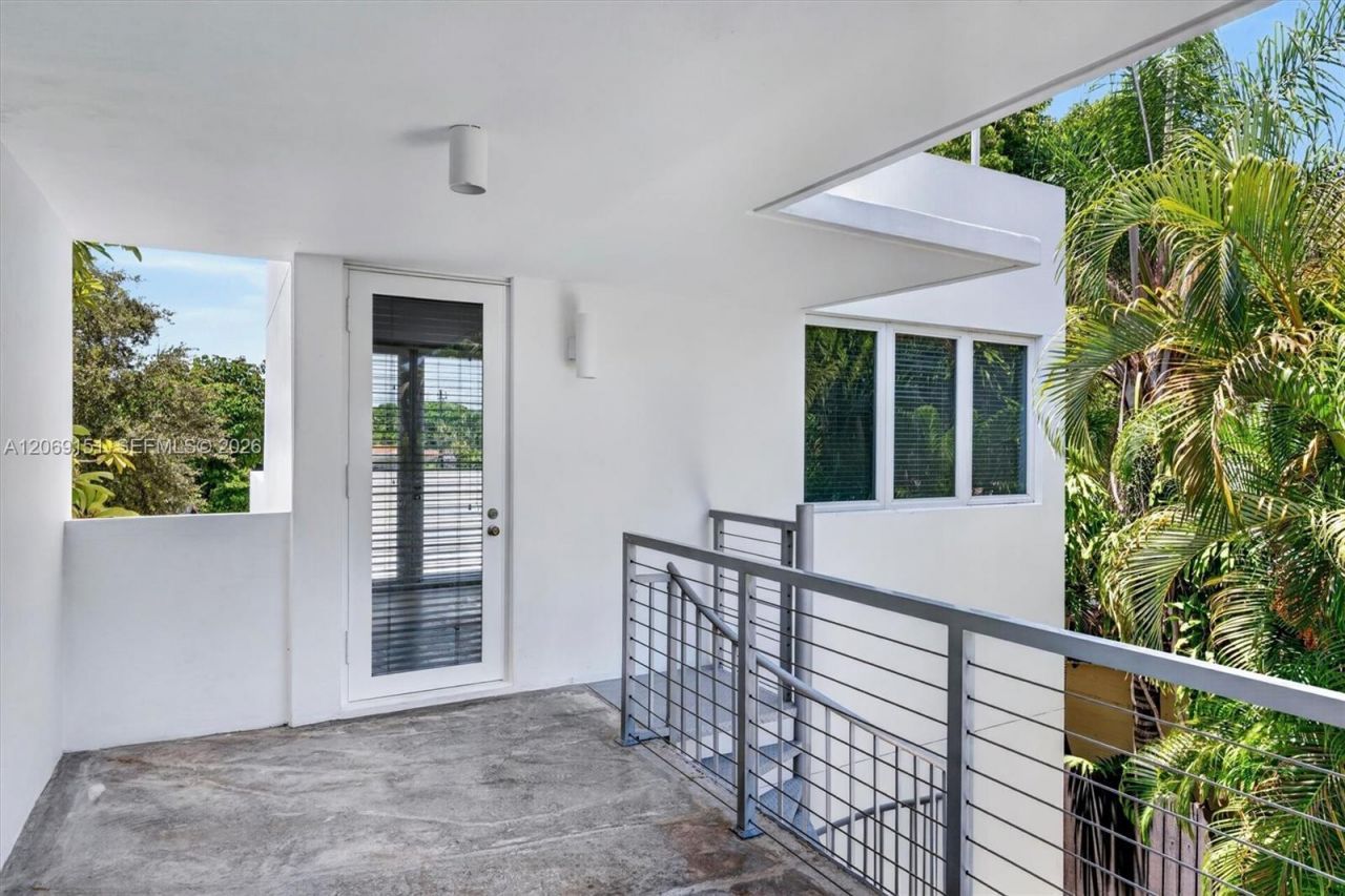 745 SW 22nd Rd, Miami, FL 33129 Photo