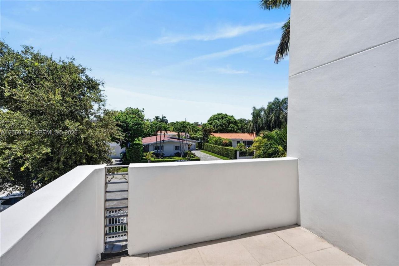 745 SW 22nd Rd, Miami, FL 33129 Photo