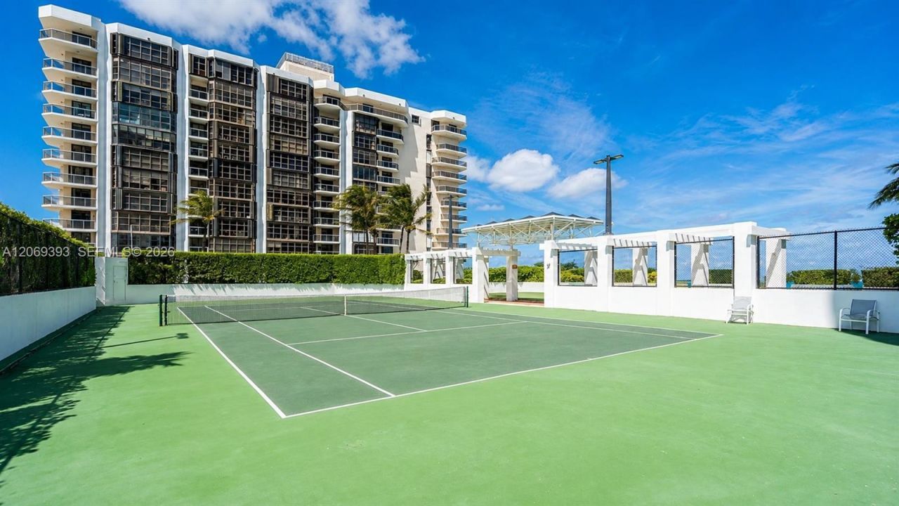 6365 Collins Ave, Unit 2805, Miami Beach, FL 33141 Photo