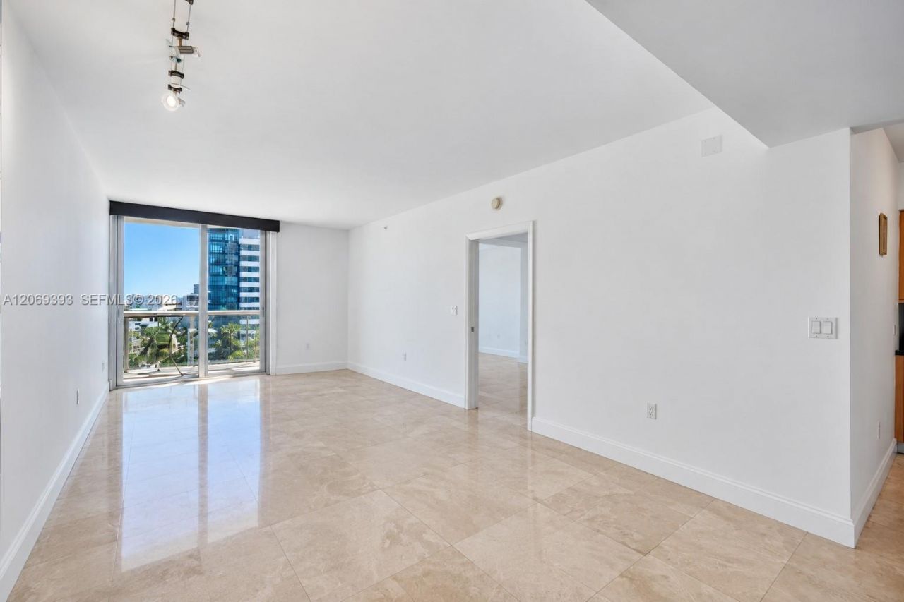 6365 Collins Ave, Unit 2805, Miami Beach, FL 33141 Photo