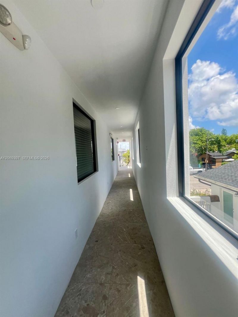 1860 NW 19th St, Unit 203, Miami, FL 33125 Photo