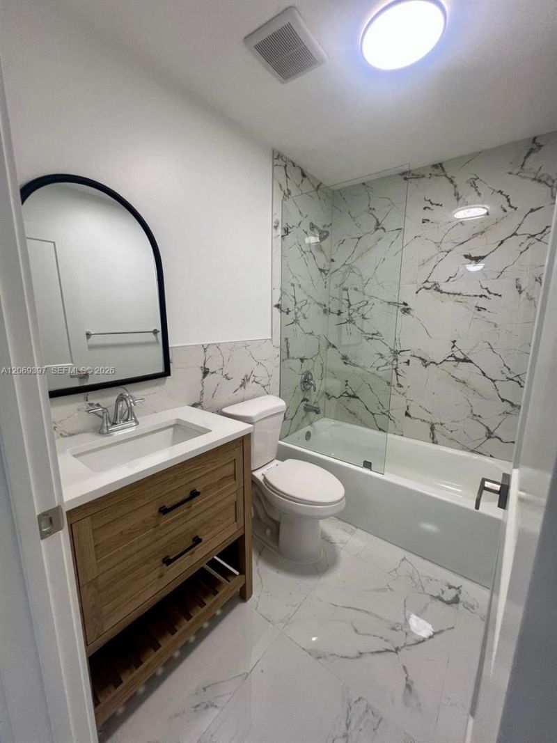 1860 NW 19th St, Unit 203, Miami, FL 33125 Photo