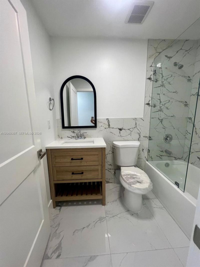 1860 NW 19th St, Unit 203, Miami, FL 33125 Photo