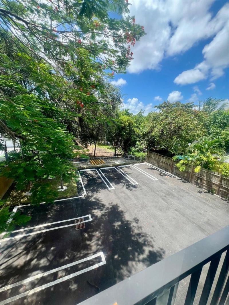 1860 NW 19th St, Unit 203, Miami, FL 33125 Photo
