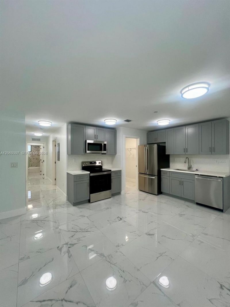 1860 NW 19th St, Unit 203, Miami, FL 33125 Photo