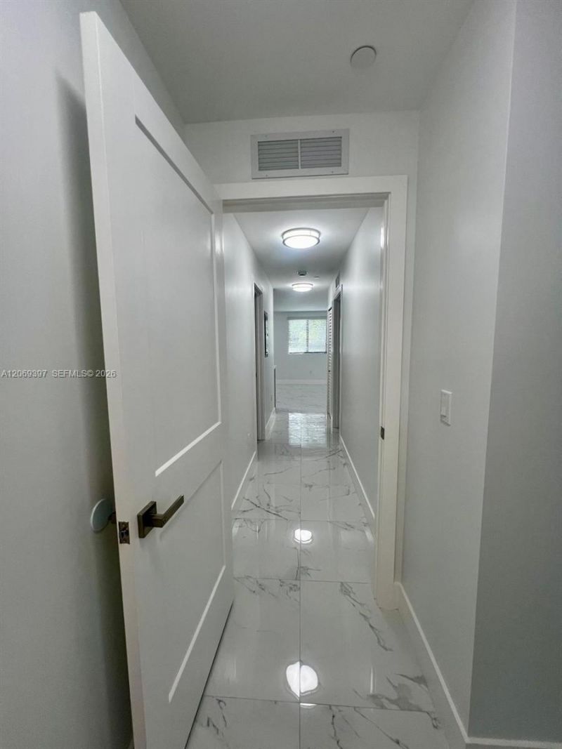1860 NW 19th St, Unit 203, Miami, FL 33125 Photo