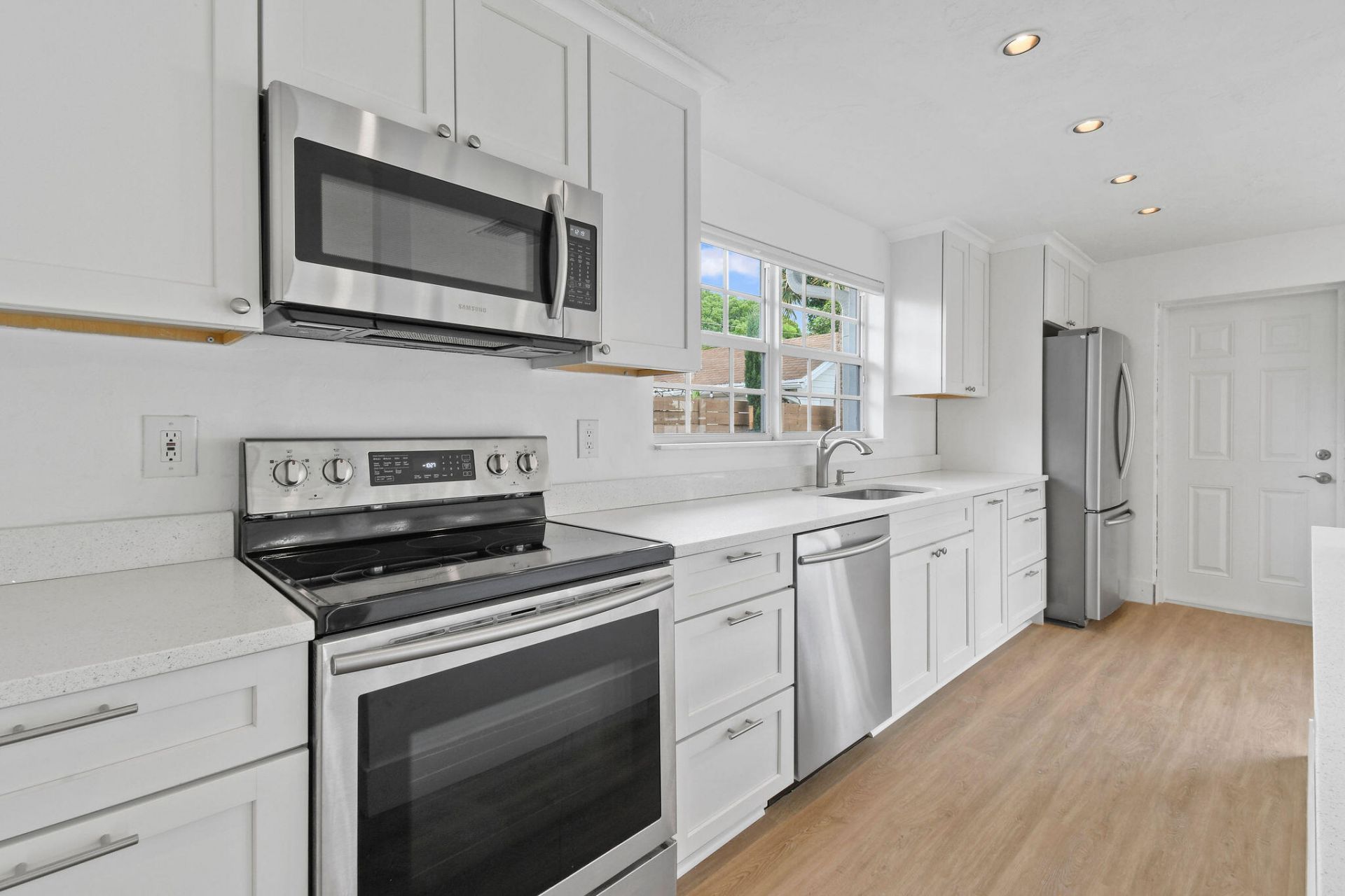 319 29th Street, West Palm Beach, FL 33407 Photo