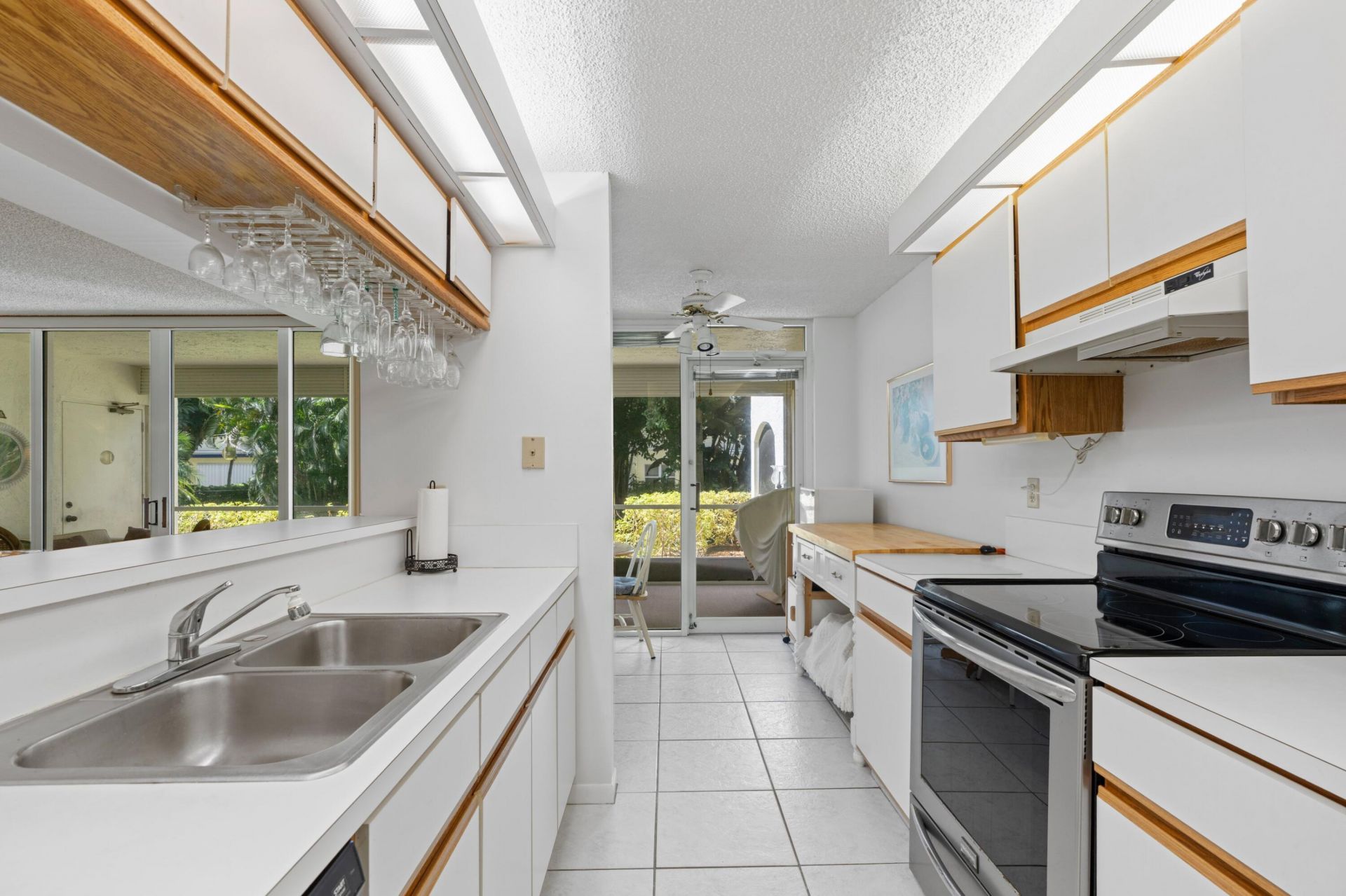 106 Half Moon Circle, Unit B1, Hypoluxo, FL 33462 Photo