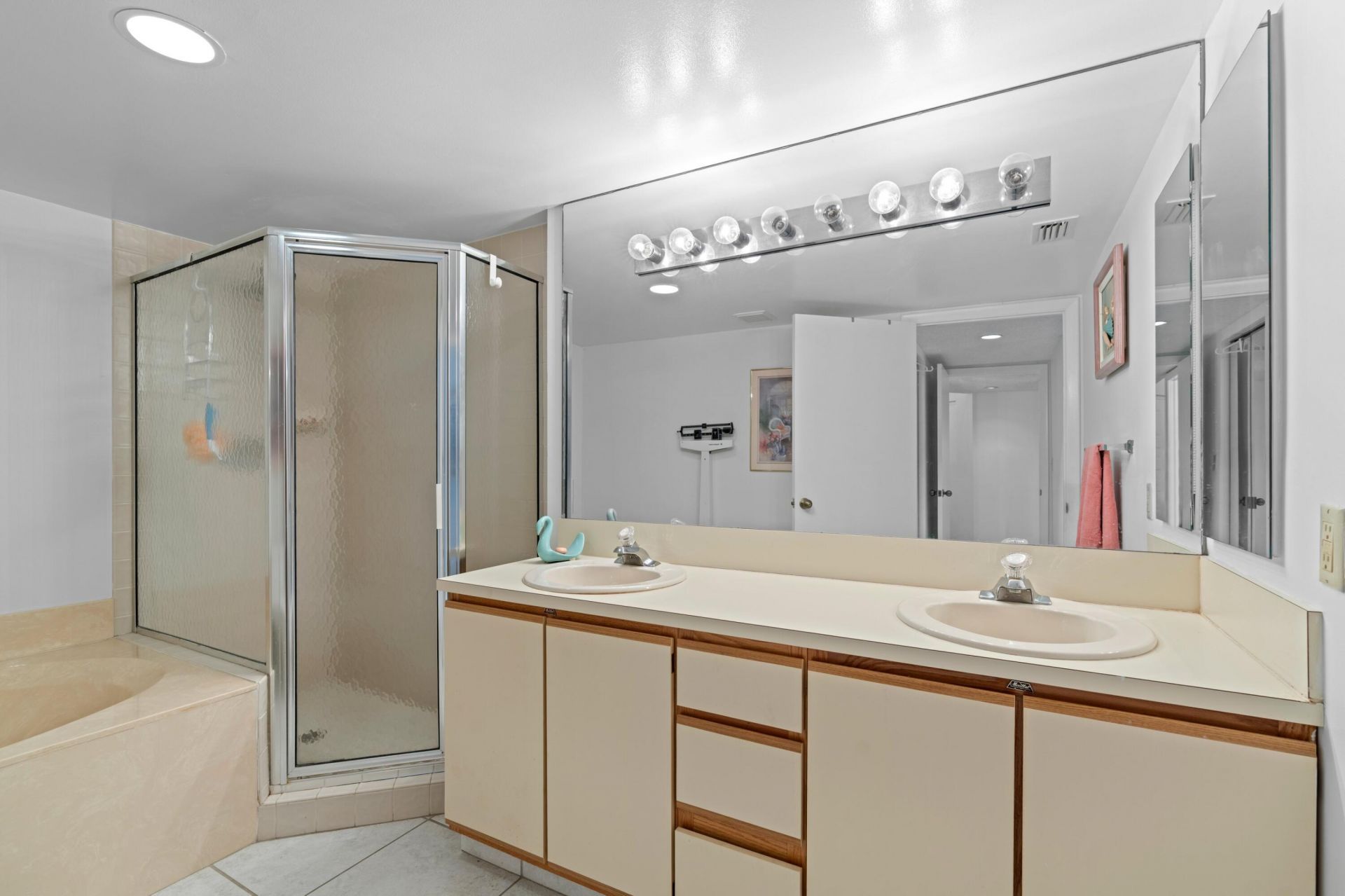 106 Half Moon Circle, Unit B1, Hypoluxo, FL 33462 Photo