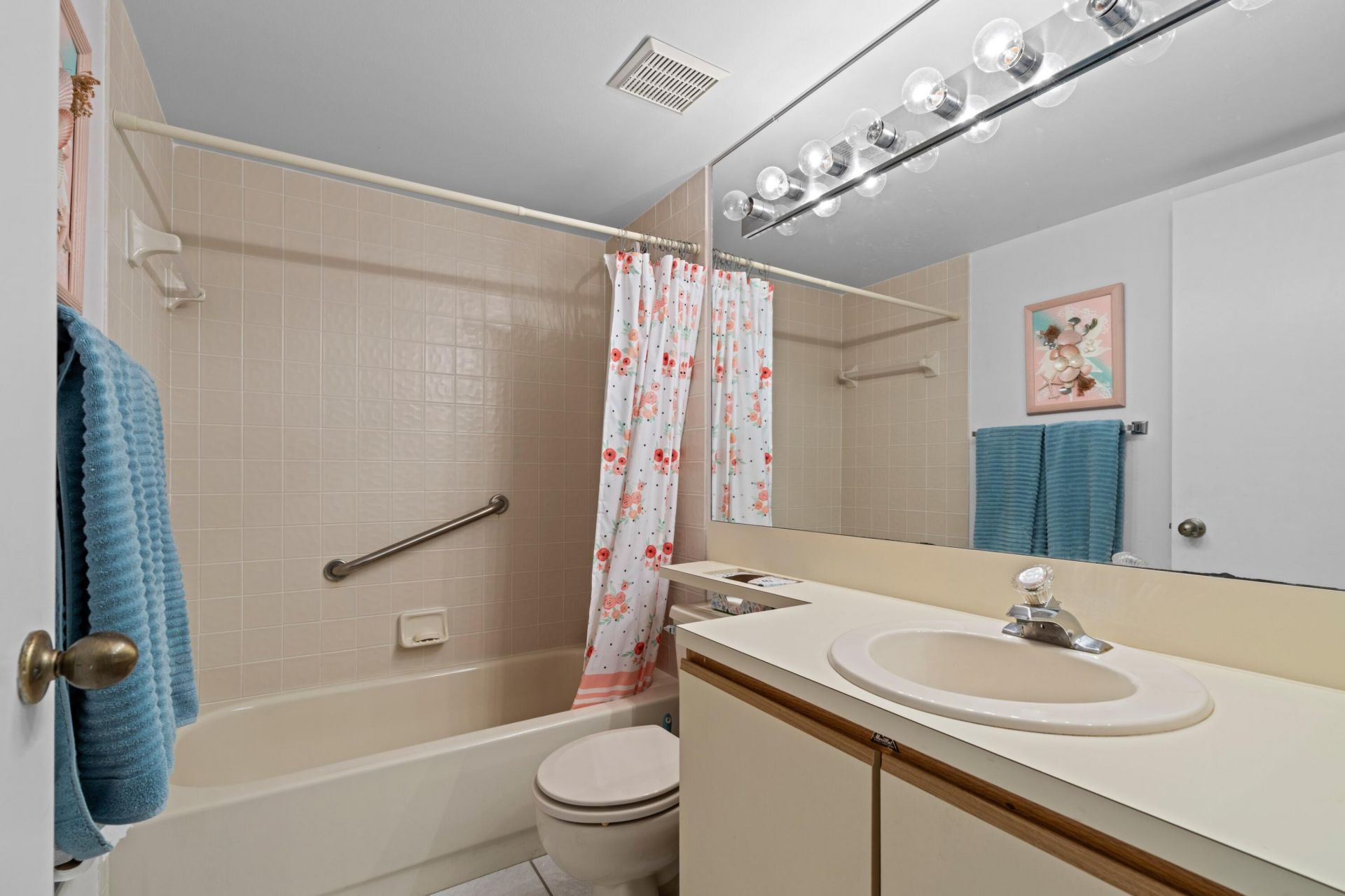 106 Half Moon Circle, Unit B1, Hypoluxo, FL 33462 Photo