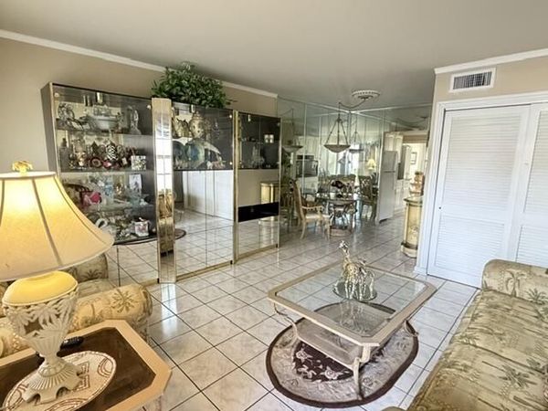 6 ABBEY Lane, Unit 104, Delray Beach, FL 33446