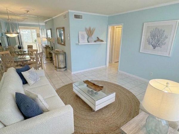 6 Abbey Lane, Unit 104, Delray Beach, FL 33446
