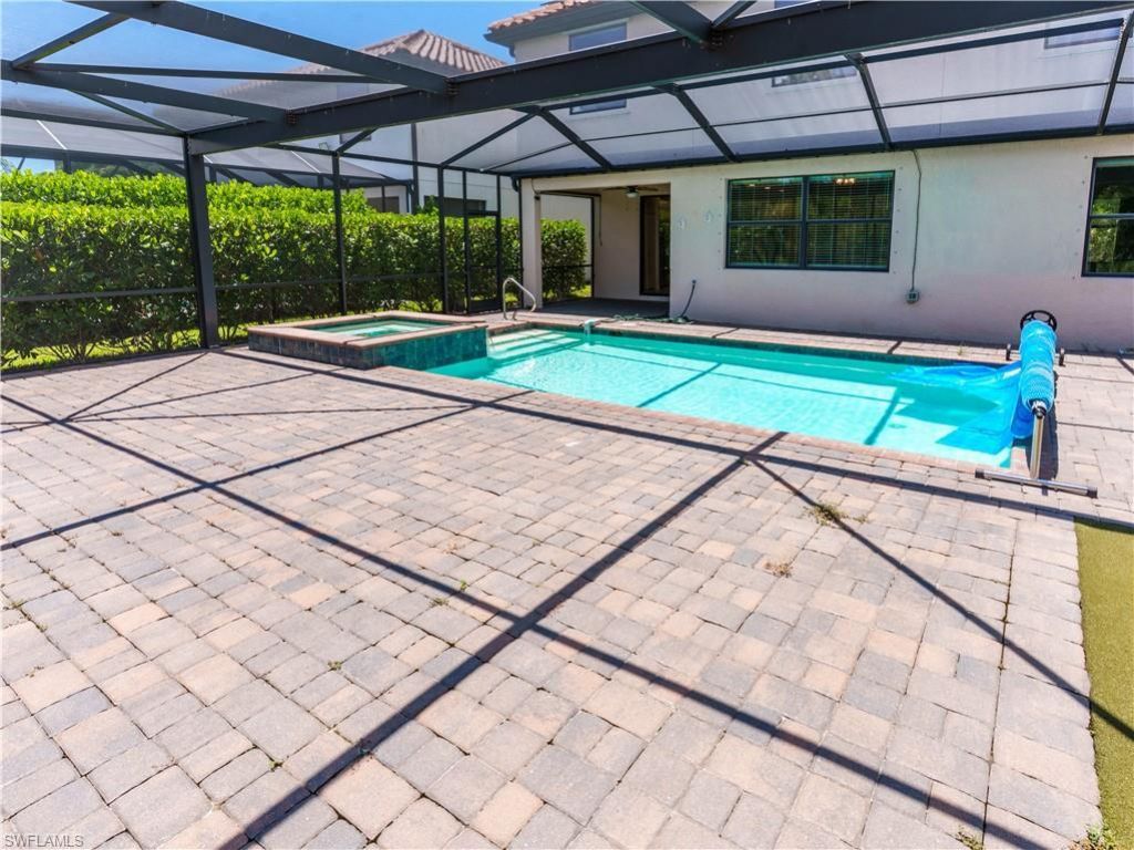 1588 Vizcaya Ln, Naples, FL 34113 Photo