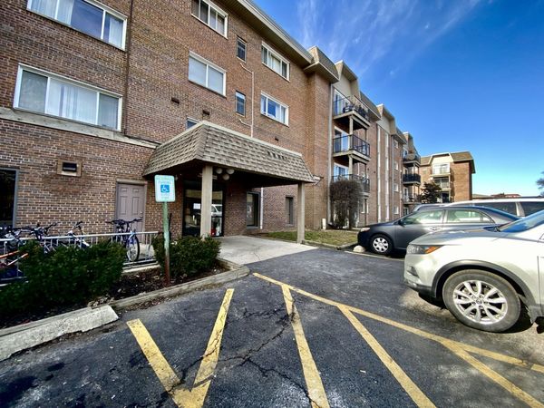 4500 BEAU MONDE Drive , Unit 101, Lisle, IL 60532