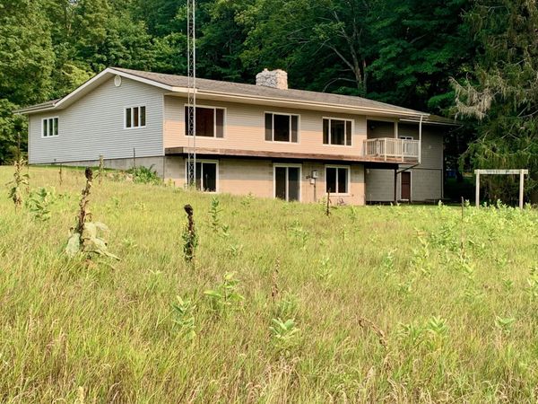 1775 S Lakeshore Drive, Ludington, MI 49431