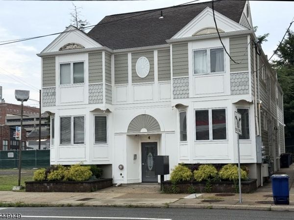 4 Macculloch Ave, Morristown, NJ 07960