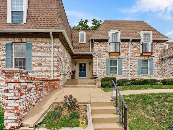 5716 Metcalf Court, Overland Park, KS 66202