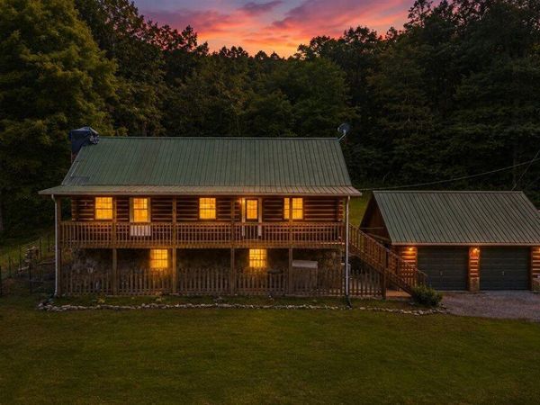 696 Young Rd, LaFollette, TN 37766