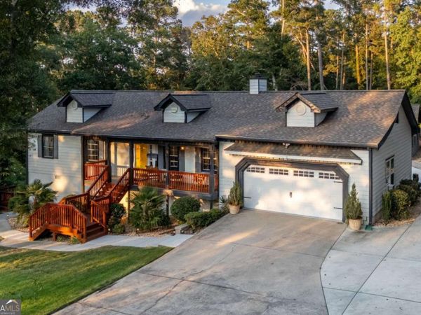 2390 Stone Drive SW, Lilburn, GA 30047