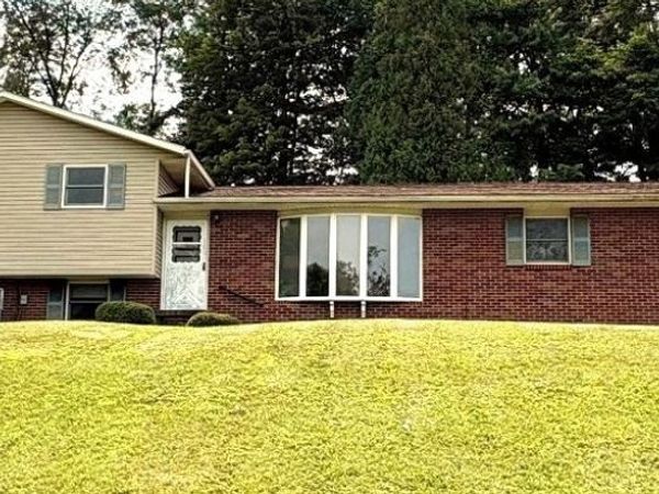 5044 Amsterdam Road SE, Carrollton, OH 44615