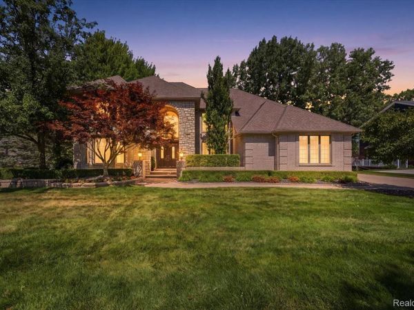 187 Greenan Lane, Lake Orion Village, Mi 48362