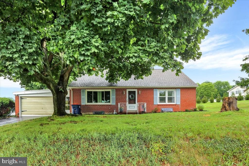 5877 BERNE ROAD, MOHRSVILLE, PA 19541