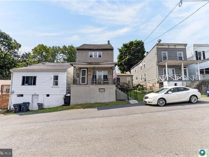 212 W Walnut Street, Pottsville, PA 17901 Main Photo