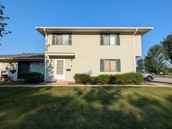 34 N Salem Drive , Schaumburg, IL 60194