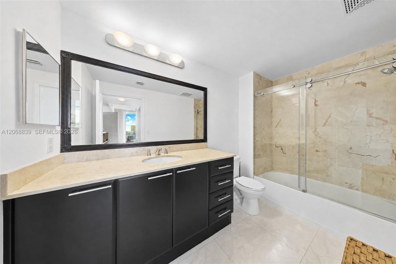 2101 Brickell Ave , Unit 3202, Miami, FL 33129 Photo