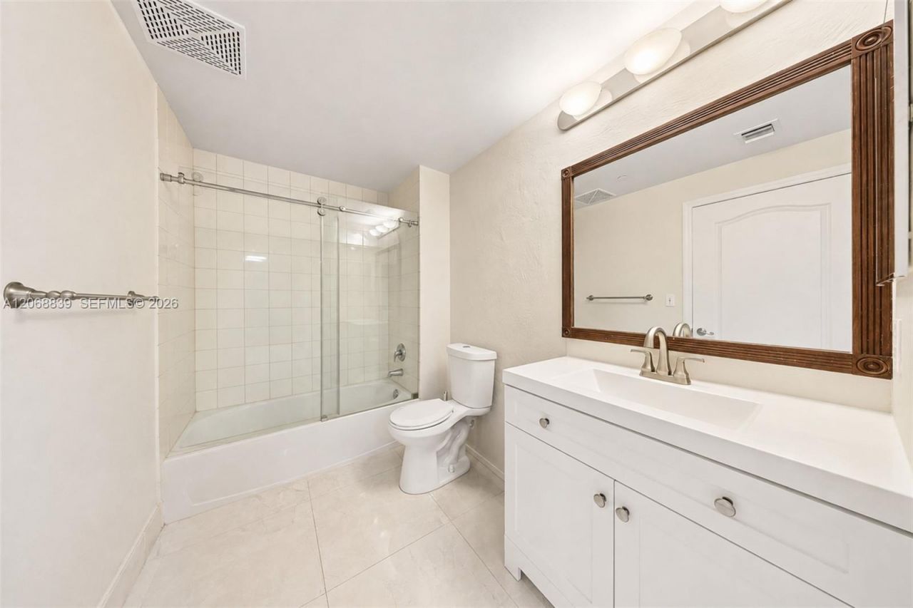 2101 Brickell Ave , Unit 3202, Miami, FL 33129 Photo