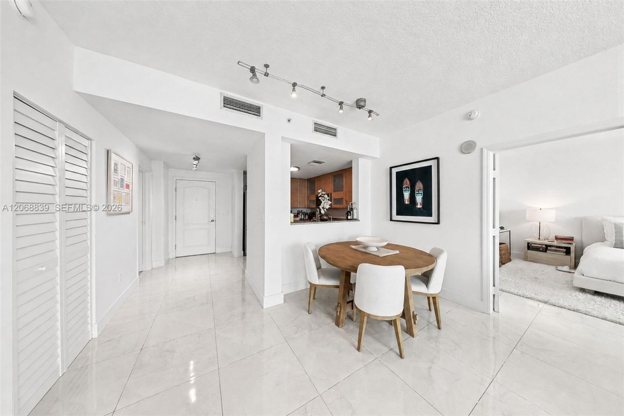 2101 Brickell Ave , Unit 3202, Miami, FL 33129 Photo