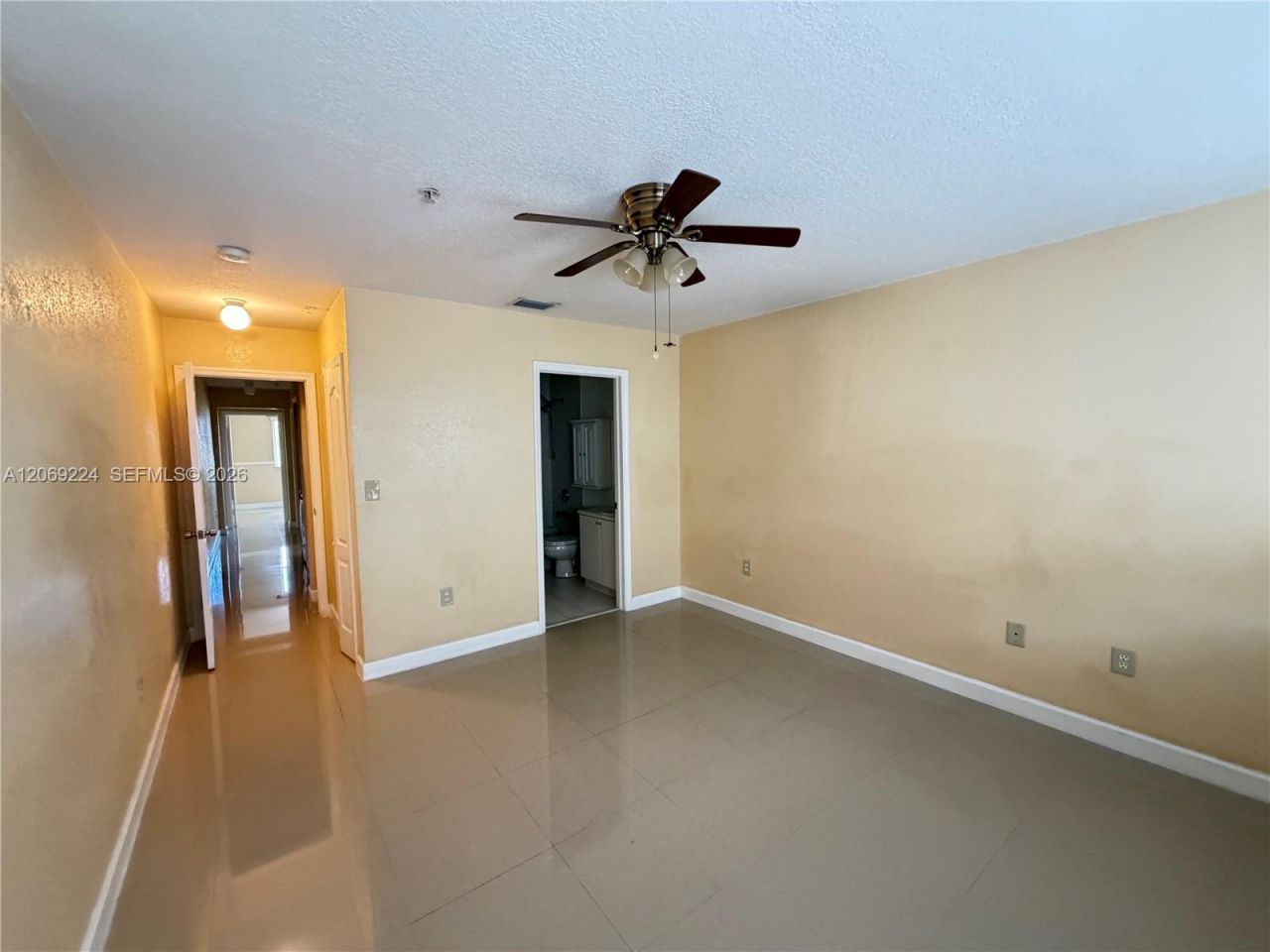 7250 NW 177th St , Unit 203-16, Hialeah, FL 33015 Photo