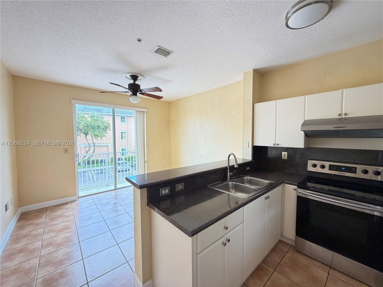 7250 NW 177th St , Unit 203-16, Hialeah, FL 33015 Photo