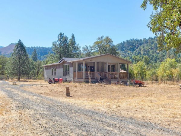 105 Dog Creek Road, Wolf Creek, OR 97497
