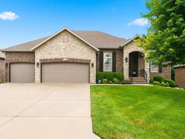1646 N Waterstone Avenue, Springfield, MO 65802