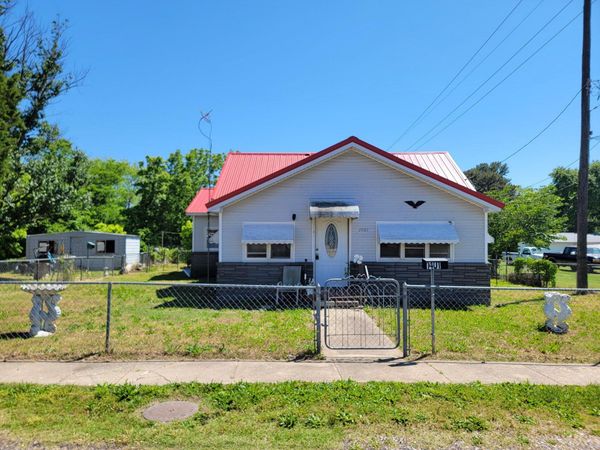 1401 E Broadway Street , Monett, MO 65708