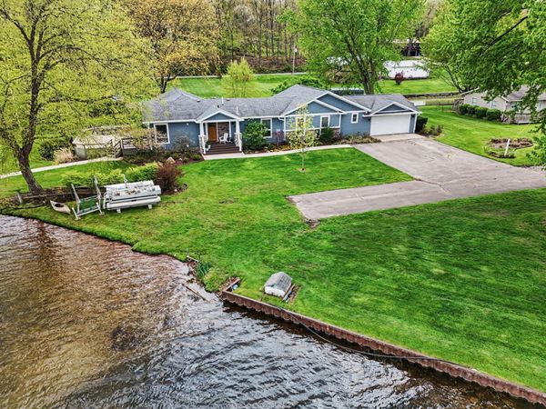12417 Sunset Dr., Three Rivers, MI 49093