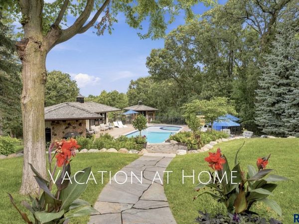 3901 S Cliff Ave, Sioux Falls, SD 57103