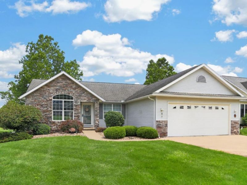 870 Fairway Drive , Howard, OH 43028 Photo 1