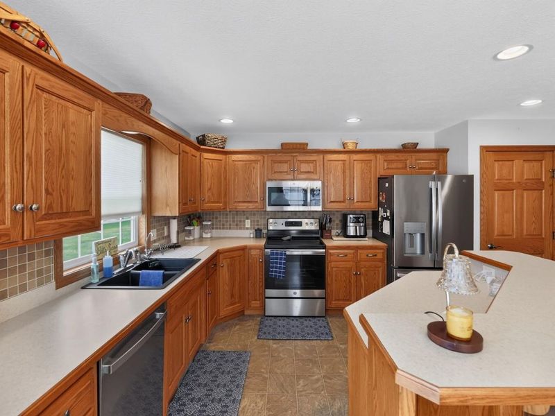 870 Fairway Drive , Howard, OH 43028 Photo 9