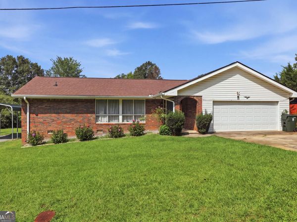 42 Charles Street, Toccoa, GA 30577