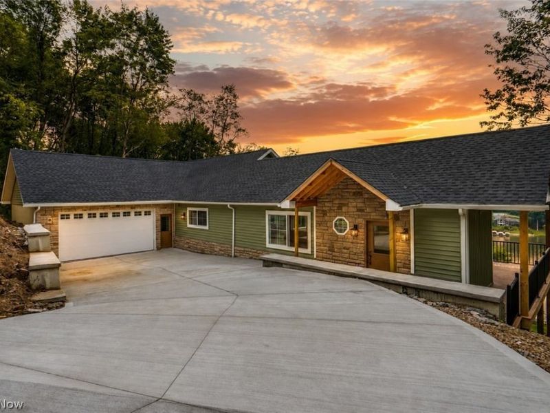 15 Huron Trail, Malvern, OH 44644 Photo 3