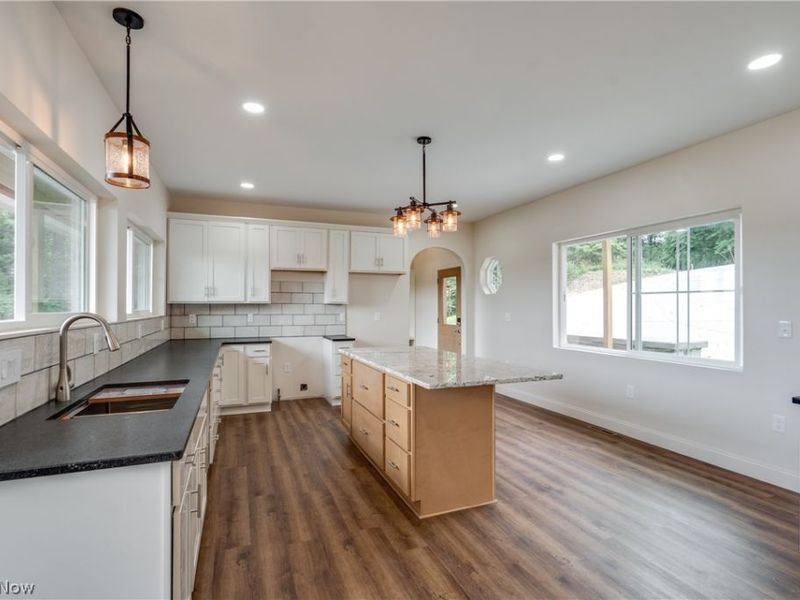 15 Huron Trail, Malvern, OH 44644 Photo 6