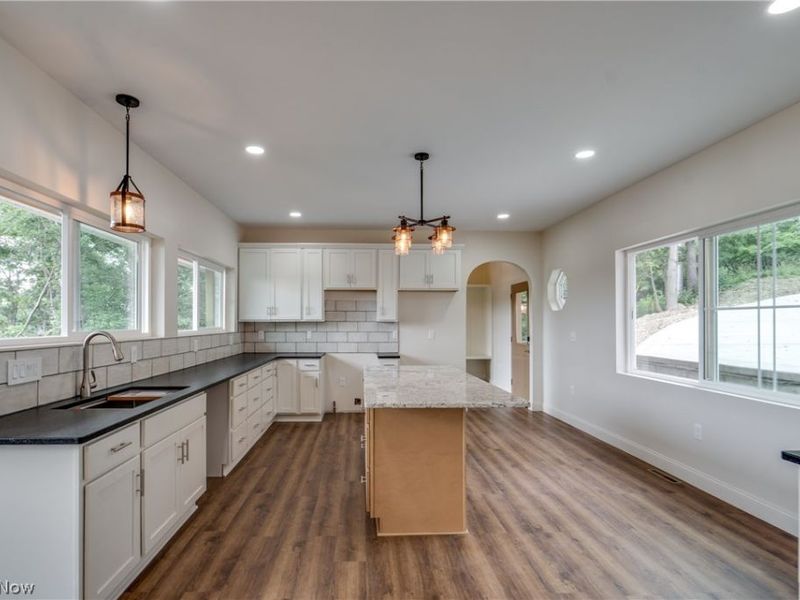 15 Huron Trail, Malvern, OH 44644 Photo 7
