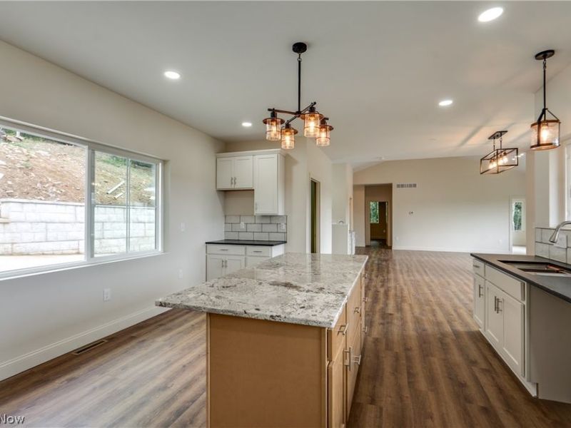 15 Huron Trail, Malvern, OH 44644 Photo 8