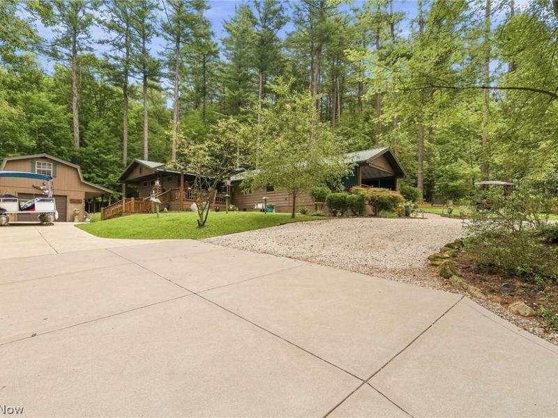 6040 Concord Drive, Bowerston, OH 44695 Photo 1