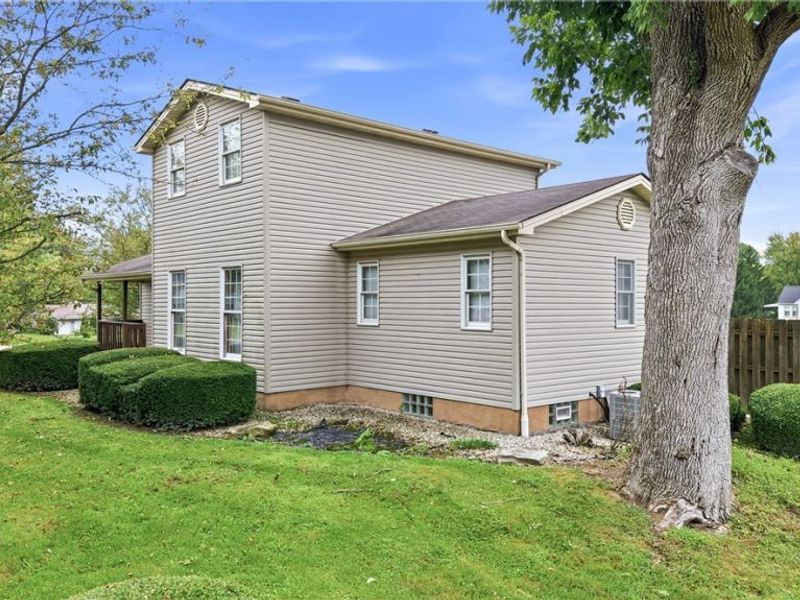 4864 N Park Avenue, Warren, OH 44483 Photo 1